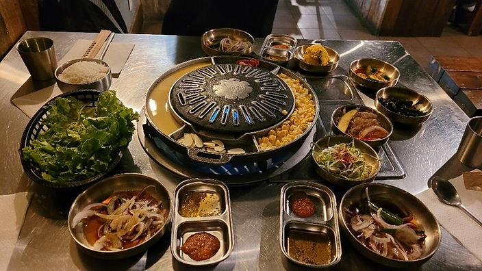 A table full of food Description automatically generated with medium confidence