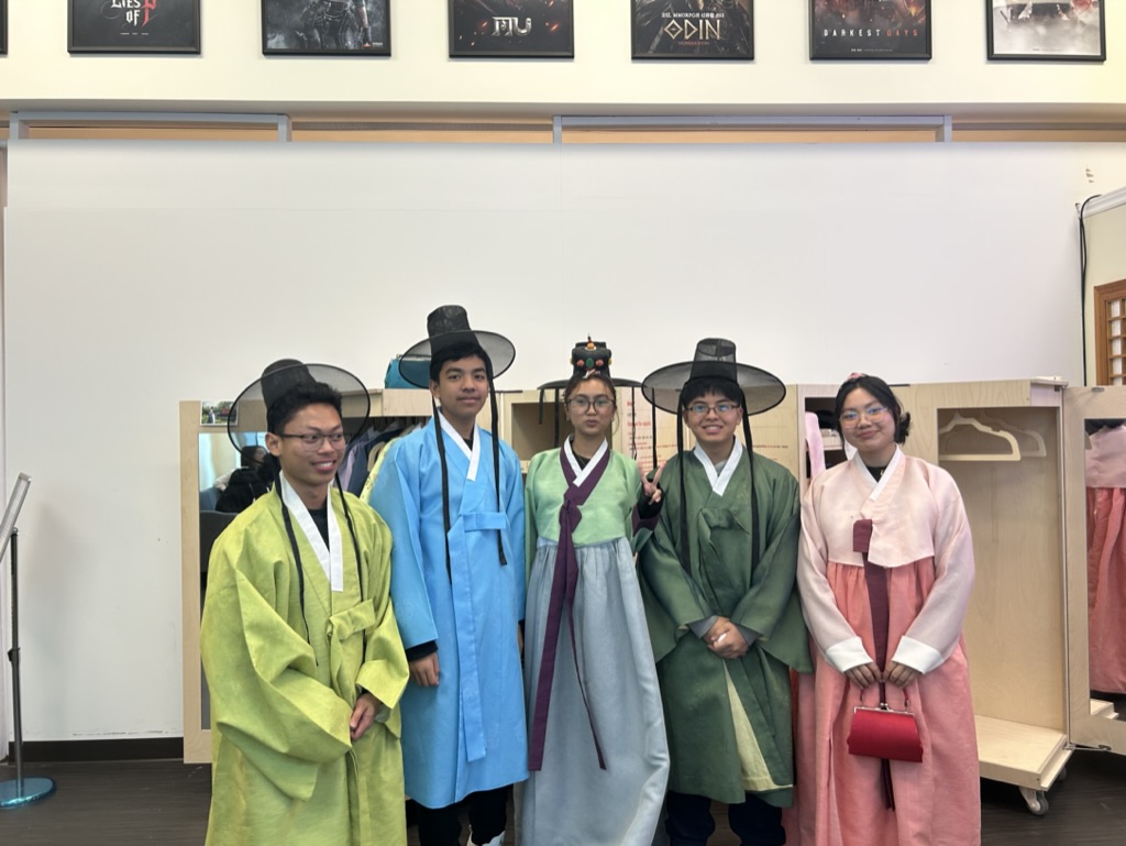 학생들이 한복착용