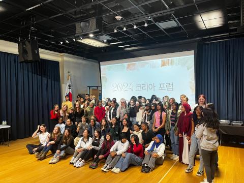 Ottawa-Carleton District School Board Students Visit the Korean Cultural Centre Program