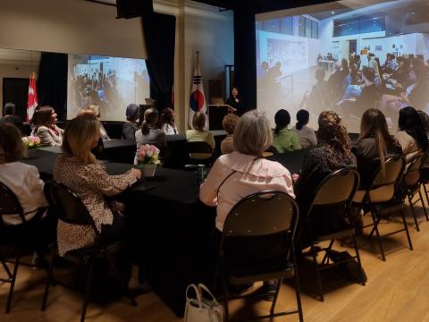 (Exhibition) The Show Must Go on: Canada - Art Workshop